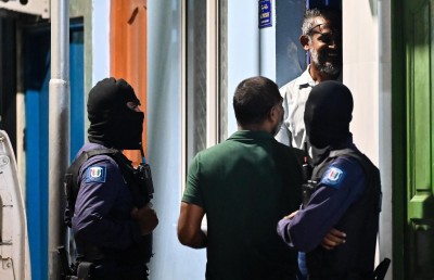 ގައުމީ ސަލާމަތާ ގުޅުން ހުރި އޮޕަރޭޝަން: ބައެއް ގެތައް ފާސްކޮށް، މީހުން ހައްޔަރުކުރަނީ!