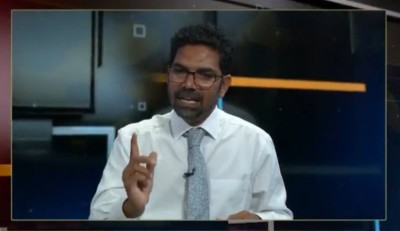 ޑިމޮކްރެޓްސްއިން ނަޝީދަށް ރިޔާސީ ޓިކެޓު ލިބުން ލާޒިމެއް ނޫން، އެ ކަން ކުރާނީ ޕްރައިމަރީއަކުން: ޝިފާޒު