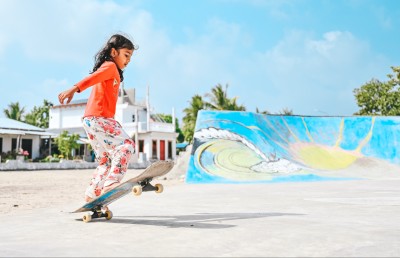 އަރުޝީގެ އުމުރުން އެންމެ ހަ އަހަރު، އެކަމަކު އެއީ ސްކޭޓް ކުރުމުގެ "އެއްވަނަ"