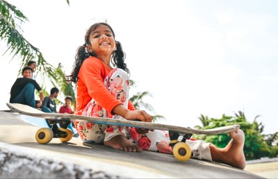 އަރުޝީގެ އުމުރުން އެންމެ ހަ އަހަރު، އެކަމަކު އެއީ ސްކޭޓް ކުރުމުގެ "އެއްވަނަ"