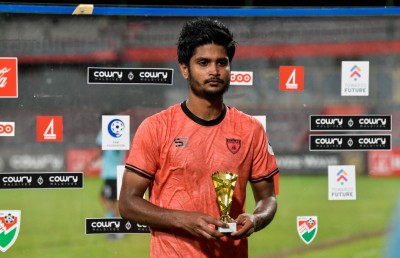 އީގަލްސް އިތުރު ވަގުތުގައި ޖެހި ލަނޑުތަކުން ޓީސީ ބަލިކޮށްފި