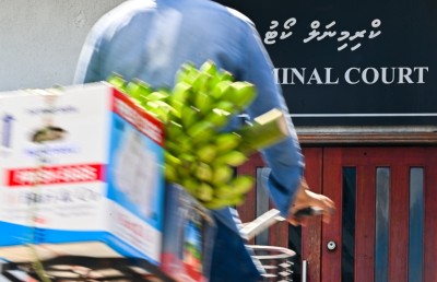 ފިހާރައެއްގެ ވަތްގަނޑުން ވައްކަންކުރި ލަންކާ މީހަކު ޝަރީއަތް ނިމެންދެން ބަންދު