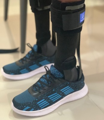 ނުހިނގި އޮންނަން ޖެހުނު ހަނޫން ފުޓްބޯޅަ ކުޅެނީ