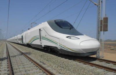 ރޭލު ޑްރައިވަރުކަމަށް ސައޫދީން 28,000 އަންހެނުން