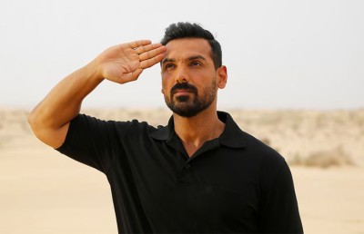 ރަޝިއާ-ޔޫކްރެއިން ހަނގުރާމާގައި ޖޯން އަބްރަހަމް ހުރީ ރަޝިއާ ކޮޅަށް!