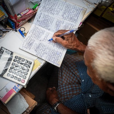 މައުމޫނަށް އެހީވުމަށް ފަހު ނުކުމެ ސޭޓު ހޯދި މުރާލި ދިރިއުޅުން