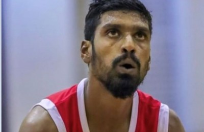 ޗިކަނޭ އަށް އަނިޔާވެ ކަރުކަށިގަނޑުގައި ރެނދުލައިފި