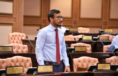 ހާމަވެގެންދިޔައީ މިއީ ރައީސް އަންގާހާ ގޮތަކަށް މަސައްކަތް ކުރާ މަޖިލީހެއް ނޫންކަން: ފަލާހު