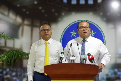 ރައީސް ނަޝީދު މަގާމުން ދުރުކުރަން ބޭނުންވާ 60 މެންބަރުން އެބަތިބި: އަސްލަމް