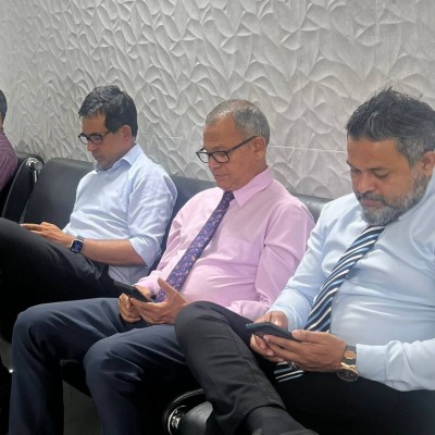 އެޗްއާރްސީއެމްގެ މެމްބަރުން އިސްތިއުފާ ދިނުމަށް އިދިކޮޅުން ގޮވާލައިފި
