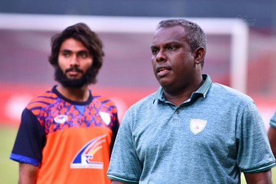 ސާންތީ ބަލިވެ އުޅޭތީ ވަގުތީގޮތުން އީގަލްސްގެ ކޯޗަކަށް މޯހަން