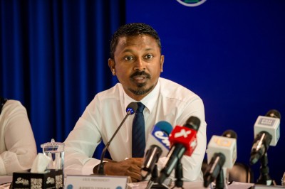 އެލަވަންސް ބޮޑުކުރަން ޖެހޭނީ ގާނޫނުން، ނޫން ނަމަ ގެއްލިދާނެ: އުޝާމް