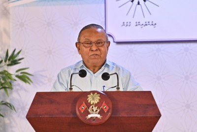 ދިވެހި އަދަބިއްޔާތަށް އޮންނަ ޝައުގުވެރިކަން ނިހާޔަތަށް ކުޑަ: ޢަބްދުއްރަޝީދު