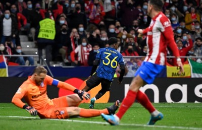 ފަހު ވަގުތު އެލަންގާ ޖެހި ލަނޑުން އެތުލެޓިކޯ ކައިރިން ޔުނައިޓެޑް ސަލާމަތް ވެއްޖެ