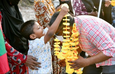 ފައްޔާޒަށް ރައީސަށް ކިޔާ ވަރުގެ ހޫނު މަރުހަބާއެއް!