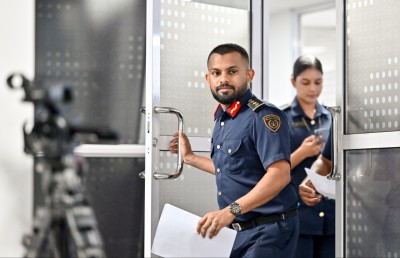 ޝަމްއާންގެ އަނބިކަނބަލުންގެ ފޯނު ހިފަހައްޓައި ދެ މީހަކު ފުރުން މަަނާކޮށްފި