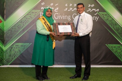 ދ. އަތޮޅު މަދަރުސާގެ އެންމެ މޮޅު ދަރިވަރަކަށް އިޔާ!