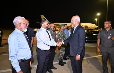 ލިވަޕޫލްއާ ގުޅިގެން ރާއްޖެ ޕްރޮމޯޓްކުރުމުގެ ކެމްޕެއިން ލޯންޗްކުރަން ރައީސް އިނގިރޭސިވިލާތަށް