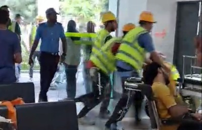 އެއާޕޯޓުގައި ހިންގި މާރާމާރީއެއްގައި ގިނަ ބަޔަކަށް އަނިޔާވެ ފަރުވާދެނީ