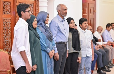 ރައީސްގެ ދެކަނބަލުން އީދު ސަލާމް ކުރައްވައިފި