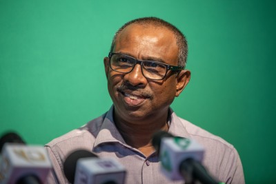 ރައީސް ޔާމީން މިނިވަން ކުރުމަށް ކުރެވެން ހުރި މަސައްކަތެއް ޑިމޮކްރެޓުން ކުރާނެ: އާޒިމް
