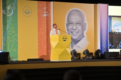 ސިޔާމް ކިޔައިދެއްވީ ރައީސަށް ތާއީދުކުރަން ނިންމެވި ސަބަބު!