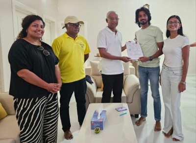މަޝްހޫރު ލަވަކިޔުންތެރިޔާ ބަތޫލާއެކު 24 މީހަކު އެމްޑީޕީއާ ގުޅިއްޖެ