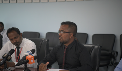 ދަރިވަރުންގެ ސެޓިފިކެޓްތައް ސެންޓަރުތަކަށް ފޮނުވުމަށް ޕޯސްޓް ލިމިޓެޑާއި އެޑިއުކޭޝަން މިނިސްޓްރީ އެއްބަސްވުމަކަށް