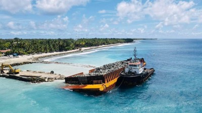 ފުވައްމުލަކު ތޮށިލާ ސަރަހައްދަށް ބާޖެއް ފަރަށް އަރައިފި