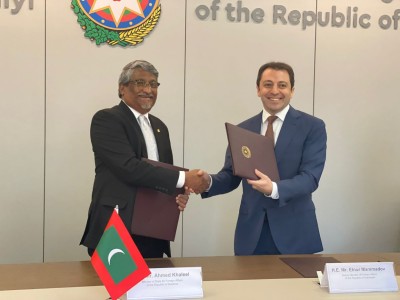 ރާއްޖެއިން އަޒަރުބައިޖާނާއެކު ގުޅުންބަދަހި ކުރުމުގެ އެއްބަސްވުމެއްގައި ސޮއިކޮށްފި