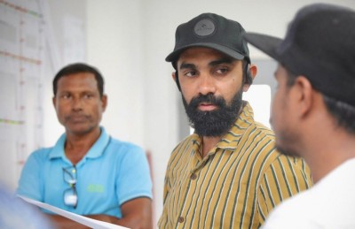 ދެ ނޫހަކާ ދެކޮޅަށް ޔާސިރު އަބުރުގެ ދައުވާ ކޮށްފި