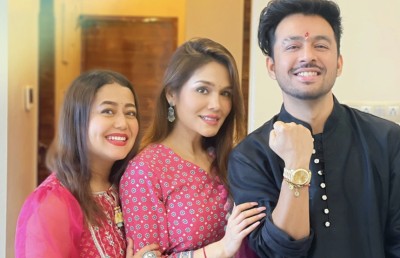 ނޭހާ އާއި ޓޯނީގެ ދައްތަ އެމީހުންނާ ގުޅުން ކަނޑާލައިފި