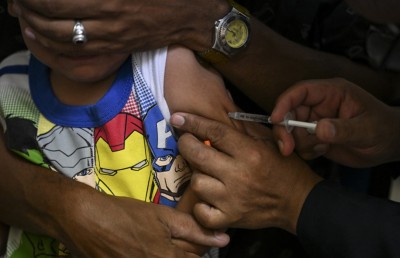 ނުރައްކާތެރި ބަލިތަކުން ރައްކާތެރިވުމަށް ވެކްސިންތައް ފުރިހަމަކުރަން މިނިސްޓަރު އިލްތިމާސްކުރައްވައިފި