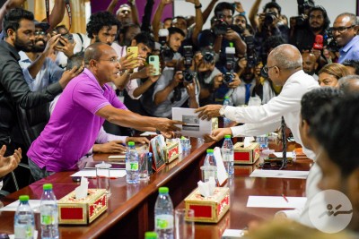 ޑިމޮކްރެޓްސް ސިޔާސީ ޕާޓީއެއްގެ ގޮތުގައި ރަޖިސްޓްރީކޮށްފި