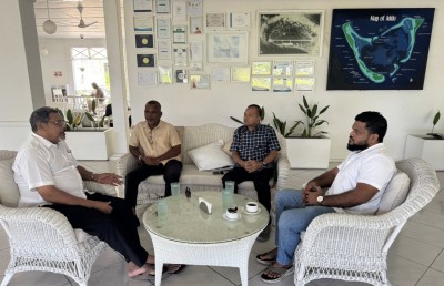 އައްޑޫ އިކުއޭޓާ ވިލެޖުގެ ސްޓާފް ކުއާޓާޒުން ކޮޓަރިތައް ހުސްކުރަން އެއްބަސްވެ، ހައްލަކާ ދިމާއަށް