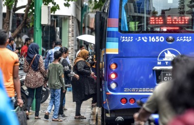 އެވްރެޖުކޮށް ކޮންމެ ދުވަހަކު މާލެ އާއި ހުޅުމާލެއާ ދެމެދުގައި ޕަބްލިކް ޓްރާންސްޕޯޓް ބޭނުންކުރަނީ އެންމެ ހަތް ޕަސެންޓް މީހުން