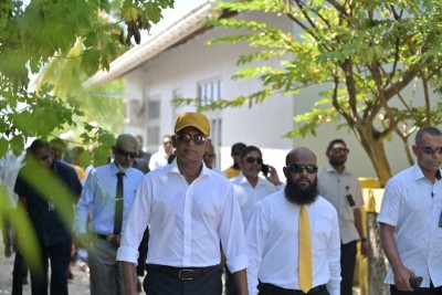60 މީހުންގެ ރަކީދޫން އެދުނީ ބޮޑެތި މަޝްރޫތަކަށް، ރައީސް ވިދާޅުވީ އެކަން ވެސް ވާނެ ކަމަށް!