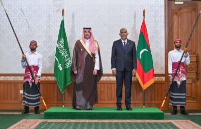 ސައުދީ ފަންޑުގެ އެންމެ އިސްވެރިޔާ އަށް ދިވެހި ދައުލަތުގެ ޝަރަފުގެ އިއްޒަތް އަރުވައިފި