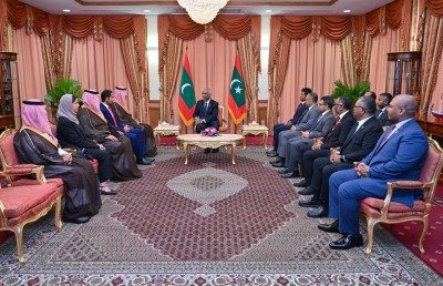 ސައުދީ ފަންޑުގެ ސީއީއޯ، ރައީސްގެ އަރިހަށް އިހުތިރާމުގެ ޒިޔާރާތެއް ކުރައްވައިފި