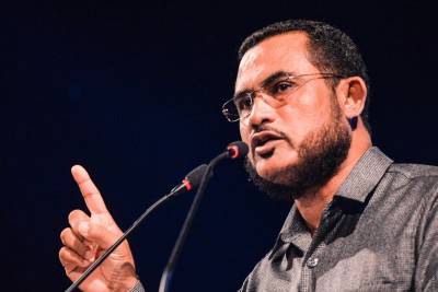 ސިޔާސީ މަންފާއަށް، ހަރުކަށި ފިކުރަށް ހިތްވަރު ދިނުމަކީ ނުރައްކަލެއް: އިލްޔާސް