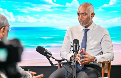 ސްޓޫޑެންޓް ލޯނުގައި ބޭރުގައި ކިޔަވާ ކުދިންނަށް ބޭންކު ރޭޓުގައި ޑޮލަރު ހޯދައިދޭނަން: ރައީސް