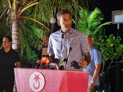 ޕާޓީއަށް ސަވާރުވާން އުޅޭ މިނިކާ ބާޒުތަކުގެ އިޝާރަތްތައްވާން ފަށައިފި: ފަޒުލް
