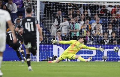 ރެއާލްގެ އެނބުރި އައުން ފެއިލްވެ އާސެނަލް ސެމީއަށް