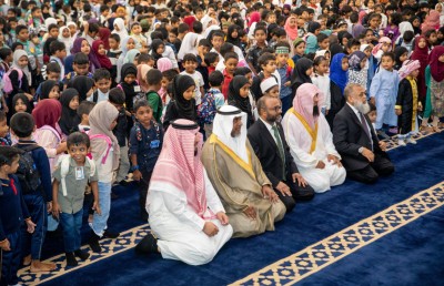 މަދީނާގެ ހަރަމްފުޅުގެ އިމާމް، ތުއްތު ކުދިންނާއެކު އުފާވެރި ވަގުތުކޮޅެއް!