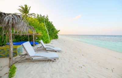 ހާތިމް މި ނުކުތީ ރިނބުދޫ ފަޅުވިޔަ ނުދީ ދިރުން ގެންނަން