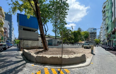 މާފަންނު ސަހަރާ ކައިރީގެ މަގުތަކުގައި ޕާކުކުރުން މަނާކޮށް، އެތެރޭގައި މައިޒާނަކާ އެކު ޕާކިން ޒޯނެއް