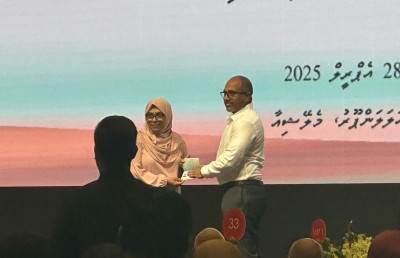 މެލޭޝިއާގައި އުޅޭ ދިވެހިންނަށް ޕާސްޕޯޓާއި އައިޑީކާޑުގެ ހިދުމަތް ފަށައިފި