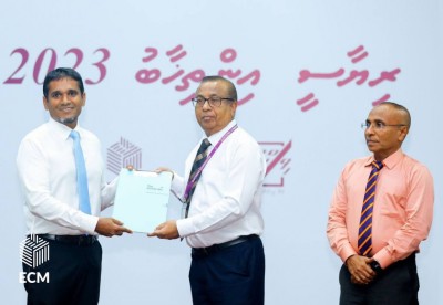 އިލްޔާސްގެ ކެންޑިޑެސީ ބަލައިގެންފި