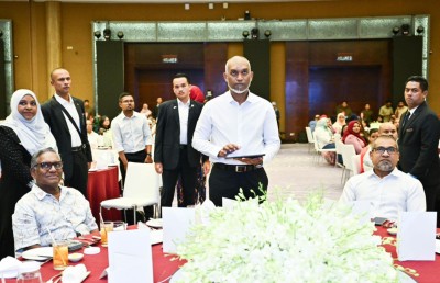 ބޭރު ގައުމުތަކުގައި ކިޔެވިޔަސް އިސްލާމީ ރިވެތި އުސޫލު ދޫކޮށްނުލާ: ރައީސް