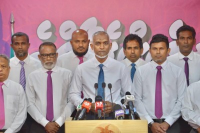 ރައީސަށް ގުޅާ ޔާމީން ގެއަށް ބަދަލުކޮށްދޭން އާދޭސް ދެންނެވިން: މުއިއްޒު